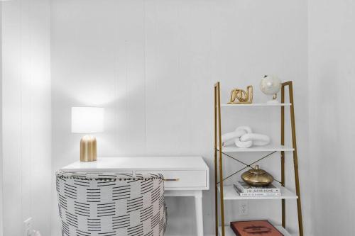 The Azalea House The Azalea House