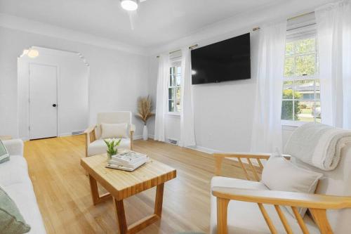 The Azalea House The Azalea House