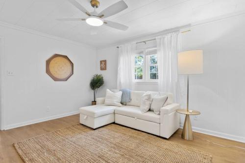 The Azalea House The Azalea House