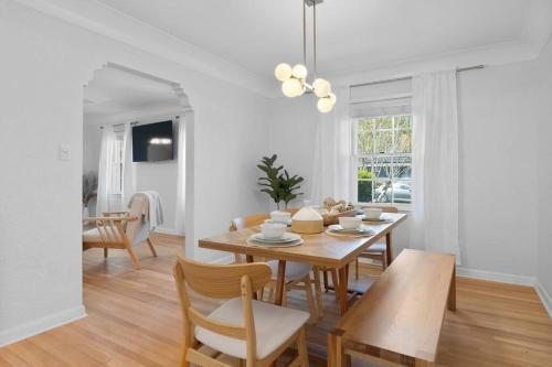 The Azalea House The Azalea House