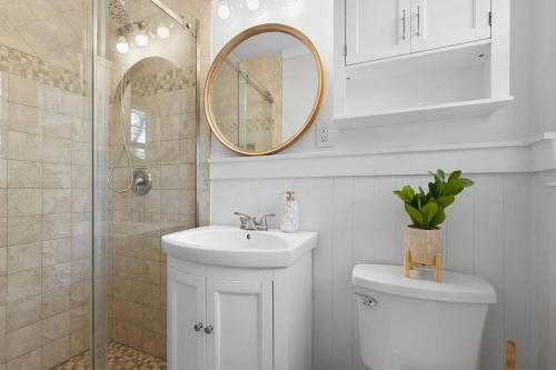 The Azalea House The Azalea House