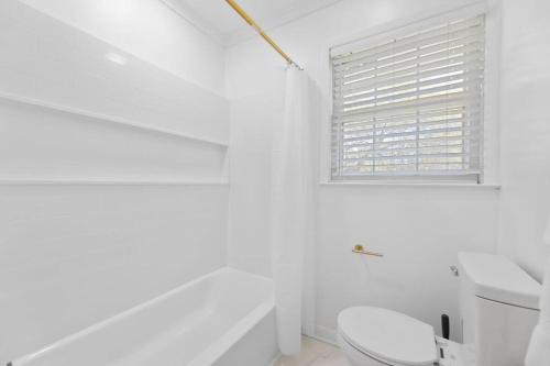 The Azalea House The Azalea House