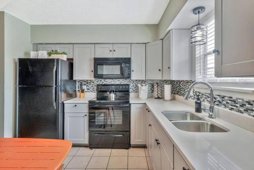 East Nash Local Dining Bars - Sleeps 6 in Nashville, USA