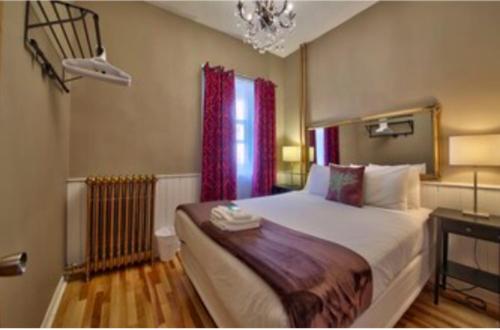 Three-Bedroom Apartment image 5