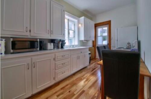 Three-Bedroom Apartment image 3
