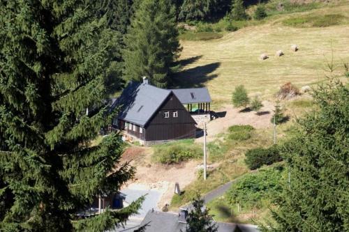 Ferienwohnung in Klingenthal mit Terrasse, Grill und Garten, Клингенталь (фото 2)