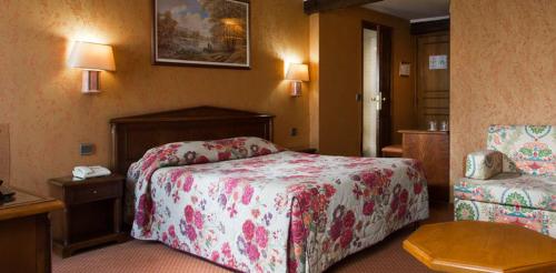 Hotel Meslay Republique - image 2