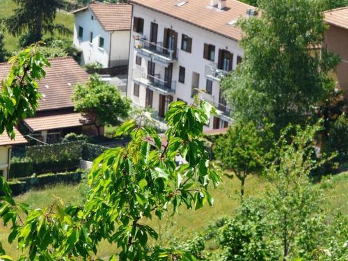 Appartement in San Gregorio mit Garten