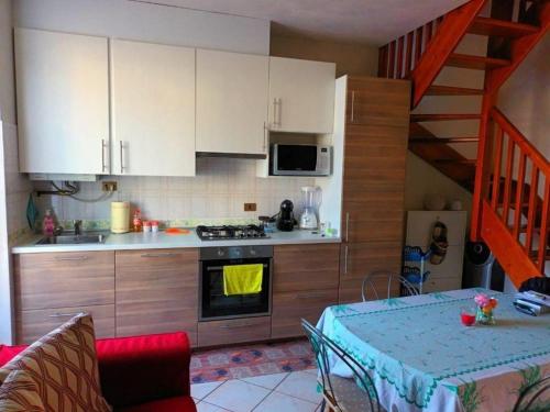 Appartement in San Gregorio mit Garten