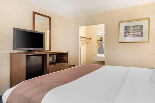 Quality Inn Tysons Corner - image 6