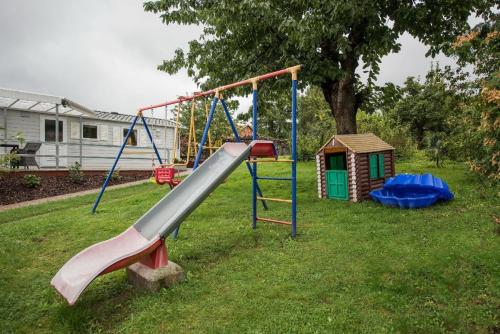 Ferienhaus für drei Personen mit Terrasse (Ferienhaus fur drei Personen mit Terrasse) in Friedrichroda