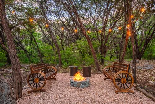 Breathtaking Roof Pool Views, Gameroom, Firepit in San Antonio, USA
