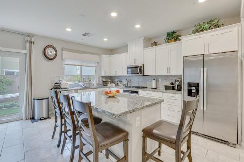 Spacious Las Vegas Home with Patio, 17 Mi to Strip!, Las Vegas (photo 6)