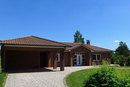 Moderner Ferienbungalow mit Terrasse und Garten