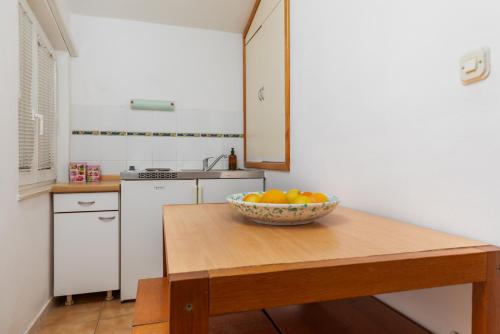 Apartments by the sea Podaca Makarska - 13189 - main image