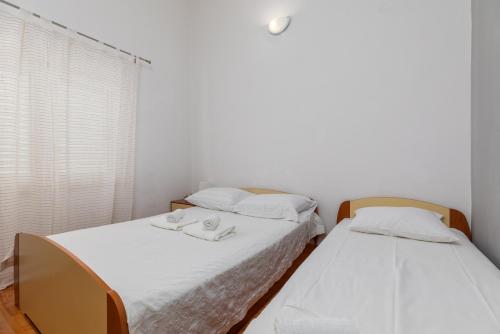 Apartments by the sea Podaca Makarska - 13189 - image 5