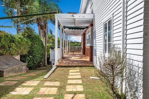 Five-Bedroom House image 1