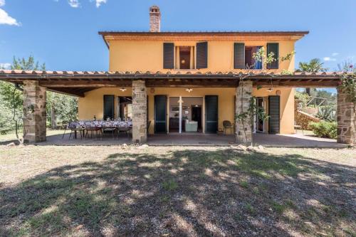 Villa in Lucignano mit Klimaanlage, Pool, Garten, grosse überdachte Terrasse