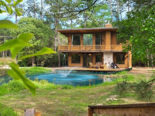 Waterfront Houston Hide out In A Magical Forest