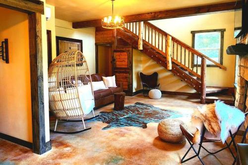 Waterfront Houston Hide out In A Magical Forest in Magnolia (TX)