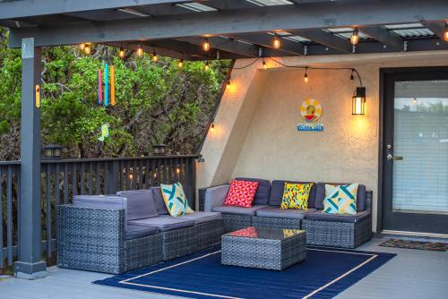Breathtaking Roof Pool Views, Gameroom, Firepit in San Antonio, USA