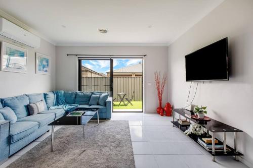 . Melton Moments - Cheerful and Breezy Living