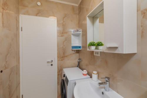 Two-Bedroom Apartment with Terrace image 8