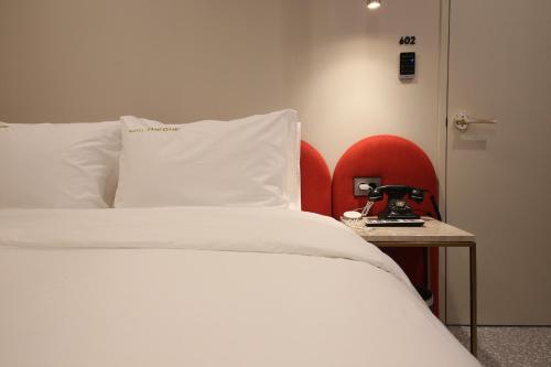 HOTEL The One