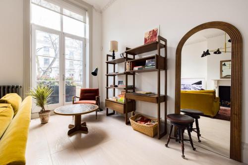 The Tree House by Hyde Park - image 3