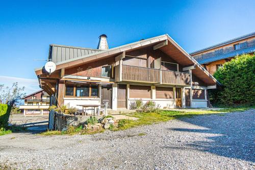 Viesnīcas āriene, "Chez Muttie" At the heart of Thollon Resort between lake and mountain in Thollon-les-Memises