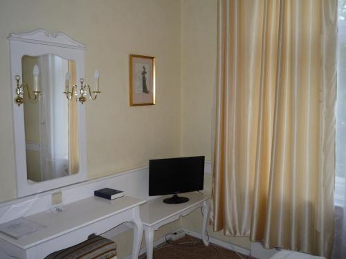 Fiume Hotel - image 8