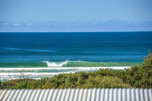 The Sandcastle - Pool ~ Beach at the end of Garden