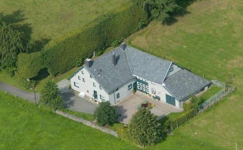 Ferienwohnung in Mützenich mit Garten, Terrasse und Grill