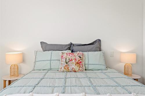 Cityscape Cozy Haven in Te Atatu - 1 BR