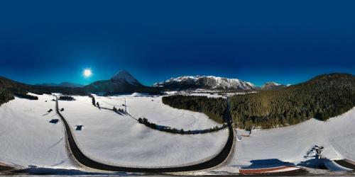 Ganze Wohnung in Leutasch mit Privatem Balkon in โอเบิร์น