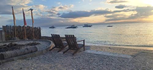 Fins Pacific Coral Bay by Hiverooms in Samboan