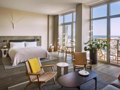 Accessible Partial Oceanview Loft Suite