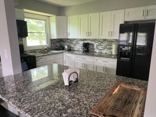 Near Ocean Ave 3 Bedrooms Apartment in Long Branch, USA