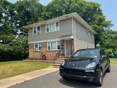 Near Ocean Ave 3 Bedrooms Apartment in Long Branch, USA