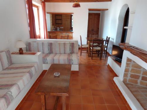 Apartamentos Los Pinares Benet - image 14