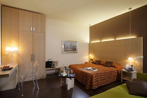 Hotel Paris - image 8