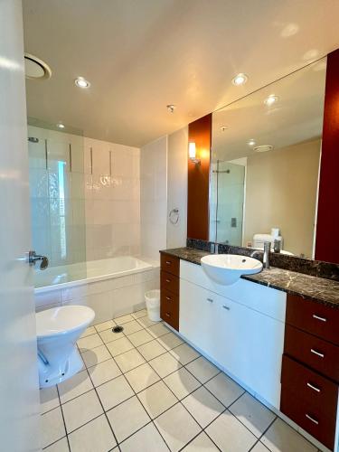 Chevron Renaissance - Resort Style Living by Gold Coast Premium - image 2
