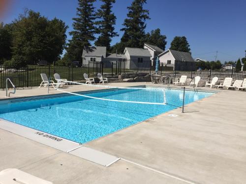 Bassein, Angel Rock Waterfront Cottages in Cape Vincent (NY)