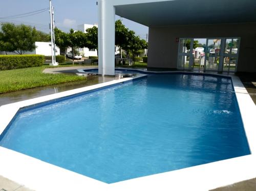 Disfruta y siéntete como en casa (Disfruta y sientete como en casa) in サンミゲエル