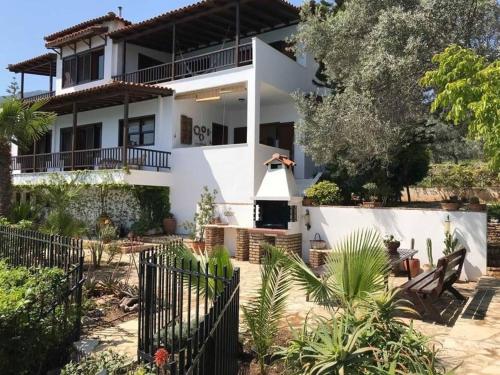 Geräumiges Ferienhaus in Chania mit Meerblick (Geraumiges Ferienhaus in Chania mit Meerblick) in ชาเนีย
