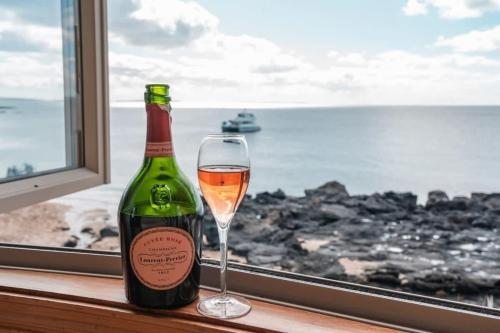 Takapuna Beachfront w Stunning Views - image 5