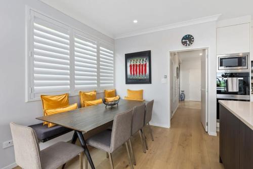 المرافق, Ocean View Spacious 5BR Retreat for Families in كوهيماراما