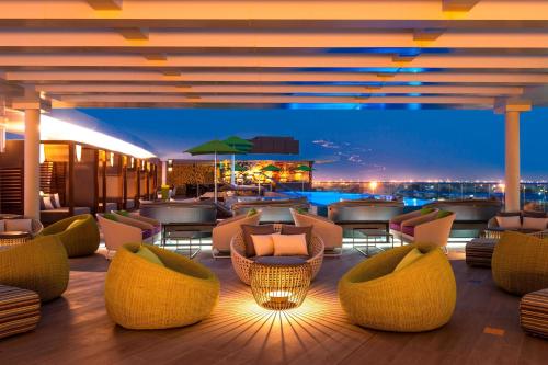 Pub/Área de Estar, Aloft Al Ain in Al Ain