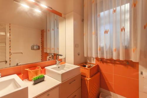 Apartment with Balcony image 5