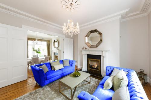Super Large Belgravia Period House Sleeps up to 12